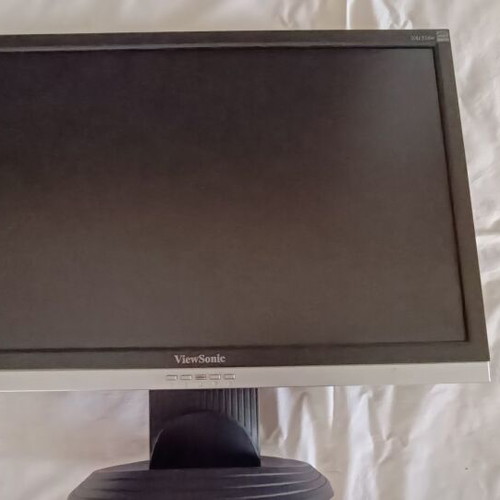 Desktop computer system with 19” ViewSonic LED monitor, Microsoft keyboard and mouse like new