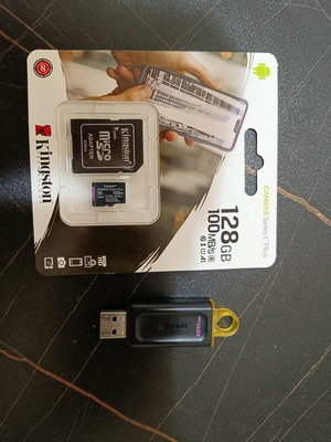 Σετ μνήμης SD 128GB και USB stick με παιχνίδια PS1