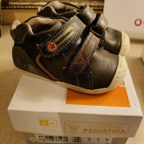 Biomecanics baby shoe size 20 lightly worn