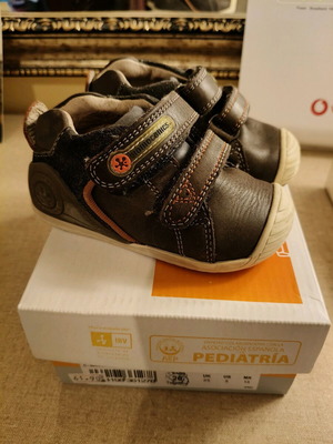 Biomecanics baby shoe size 20 lightly worn