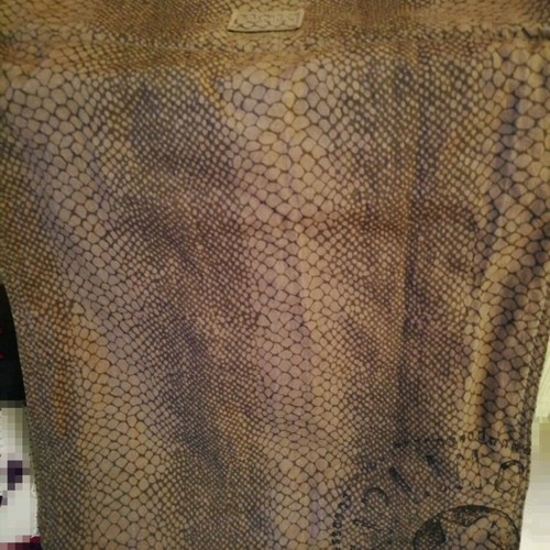 Kipling unisex shoulder bag like new with snake print 35x40