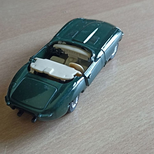 Maisto Jaguar E-Type Roadster 1961 1:38 scale used, moderate condition