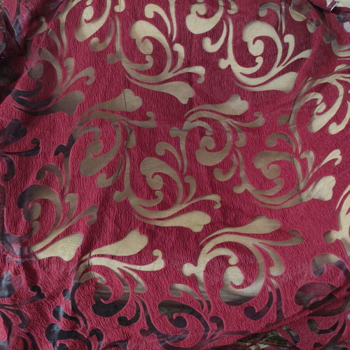Bordeaux curtain like new with polyester design 2.77×2.77
