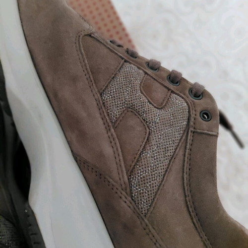 Hogan sneakers like new, taupe suede leather, size 37.5