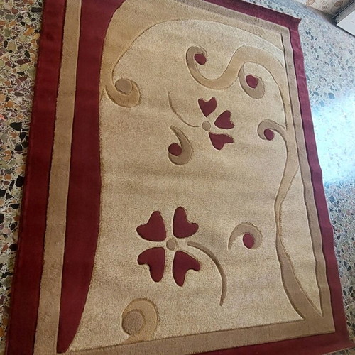 Rug 1.80 x 2.30 like new