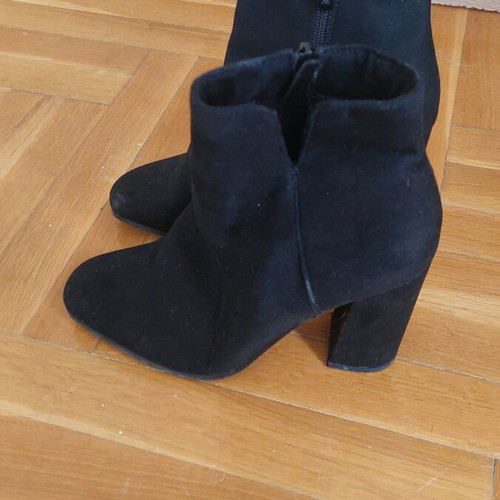 Black ankle boots used, size 38, 10cm heel, velour texture