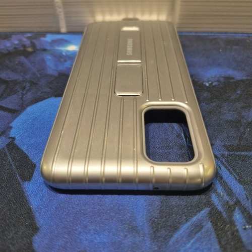 Samsung Galaxy S20+ case with stand like new