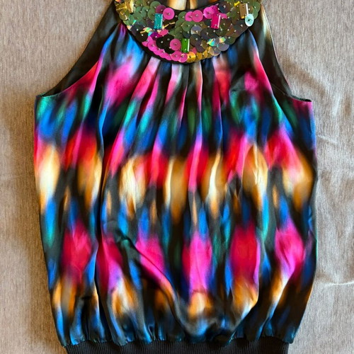 Laltramoda Top like new, colorful abstract print with sequins