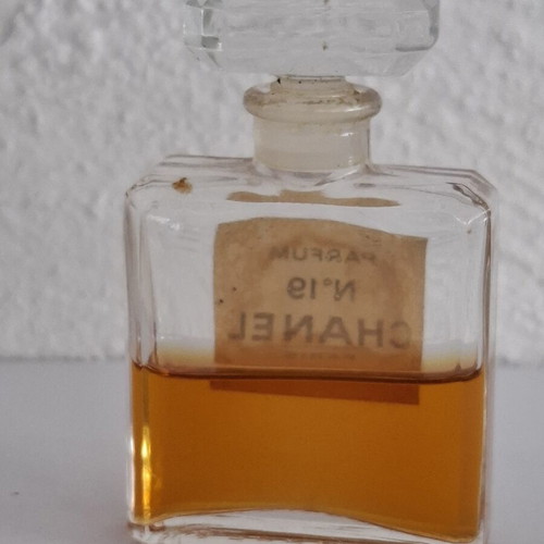 Chanel No. 19 Parfum Extrait 14 ml used, classic fragrance