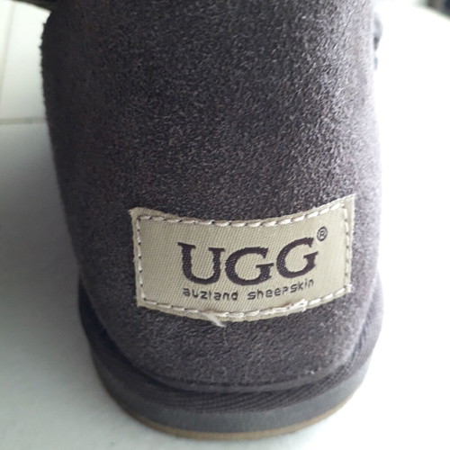 Ugg boots authentic, like new