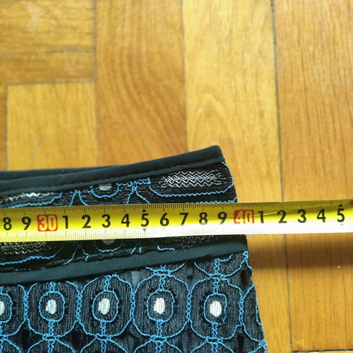 Yest skirt size M like new, blue and silver