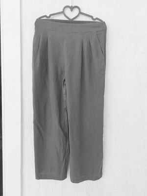 Gray linen pants, small size