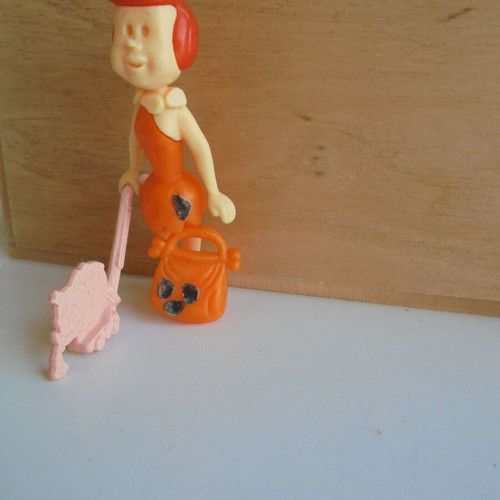 Flintstones Kinder collectible figures 6 pcs like new with extra items
