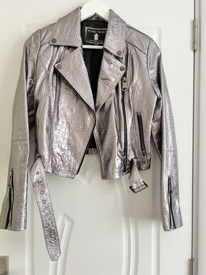 Women's silver leather jacket with crocodile pattern new