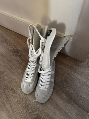 Ringside Kick Boxing Shoes Like New, Size 39, White
