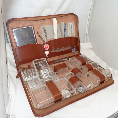 Vintage Men's Shaving and Grooming Set with Gillette Tech S4 Razor in Leather Case