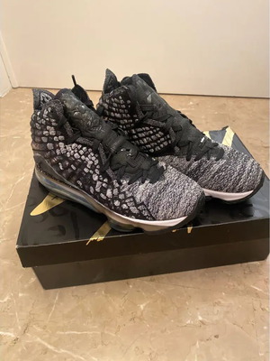 Nike LeBron 17 Μαύρα Άσπρα αθλητικά παπούτσια καινούργια