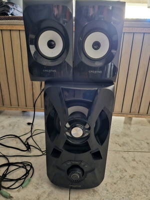Creative SBS E2900 Bluetooth speakers 2.1 like new, USB, AUX-in, 60W, black