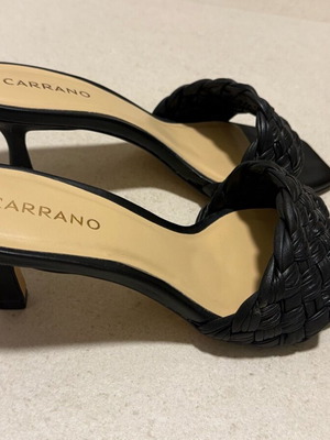 Carrano black leather sandals with 5.5 cm heel like new, size 39