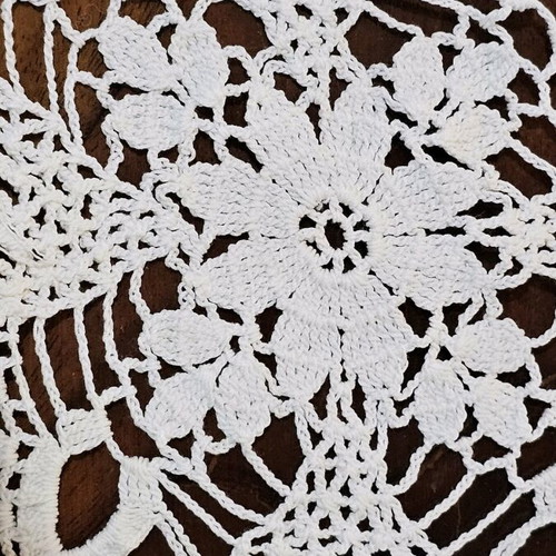 Handmade embroidered square table decoration like new, cotton thread