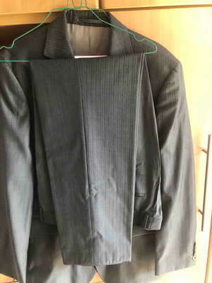 Boss men's suit used, gray, jacket size 52, pants size 48