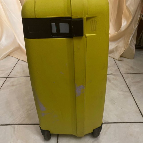Delsey suitcase large used, dimensions 50x65x24