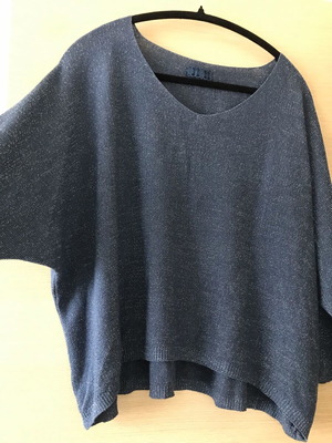 Knitted blouse grey-blue with subtle shimmer oversize one size like new