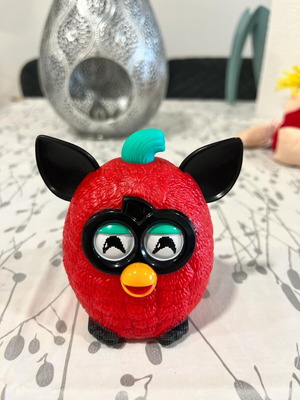 Furby 2014 McDonalds plastic like new, 4 inches