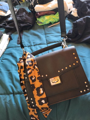 Bag small black crossbody like new