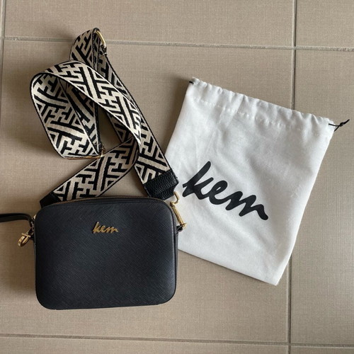 Kem crossbody bag black like new with two straps