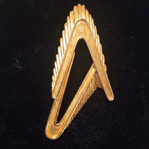 Sphinx vintage 50's pin like new, gold tone, Great Britain