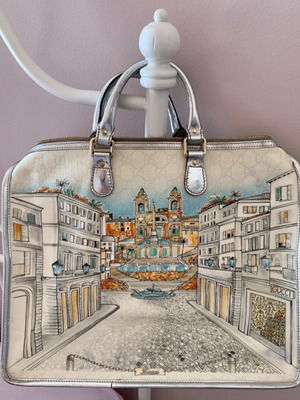 Gucci τσάντα χειρός σαν καινούργια, limited edition, άσπρη και γκρι