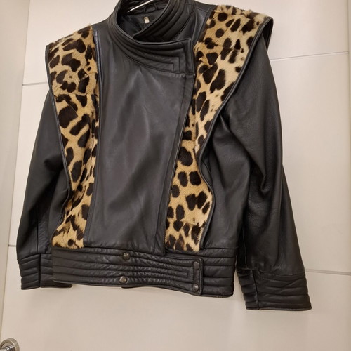 Luxury vintage leather jacket with leopard details like new