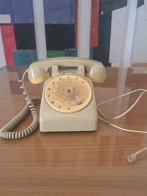 Vintage Standard Elektrik Hellas telephone used with rotary dial