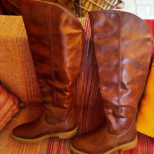 Brown knee-high boots like new, size 38