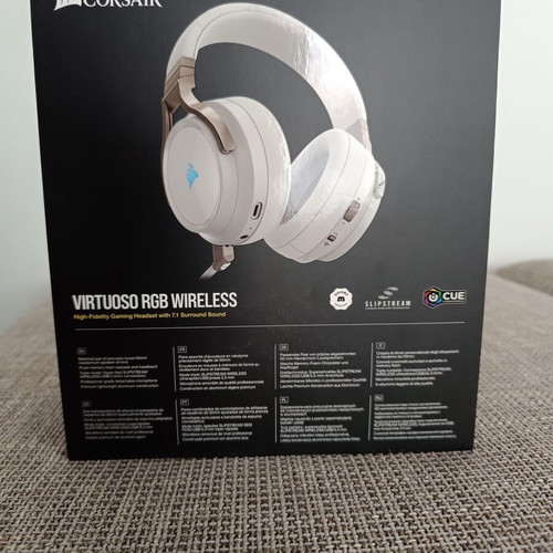 Corsair Virtuoso RGB Wireless Over Ear Gaming Headset white like new for PC and PlayStation 4