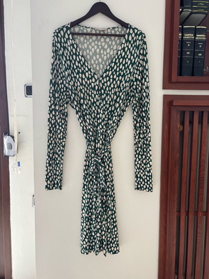 Stefanel midi dress XL green with unique print like new