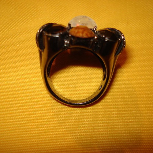 Ring with stones like new