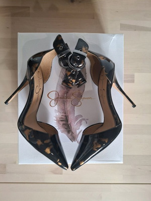 Γόβες Jessica Simpson λουστρινένιες ταρταρούγα νούμερο 38 σαν καινούργιο