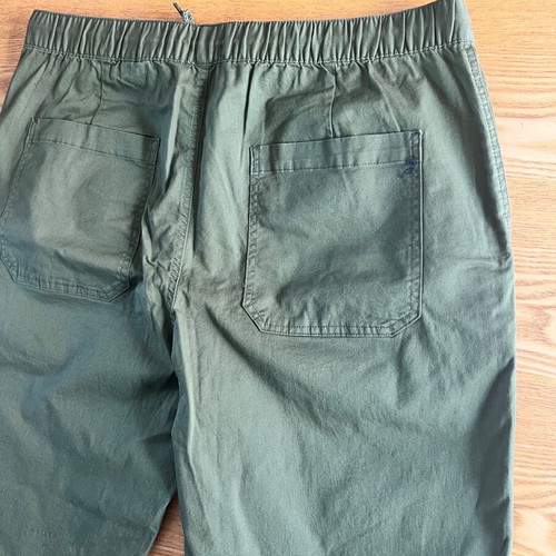 H&M men's khaki chino pants, relaxed fit, size L