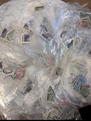 Stamps new, 1570 sets in bags
