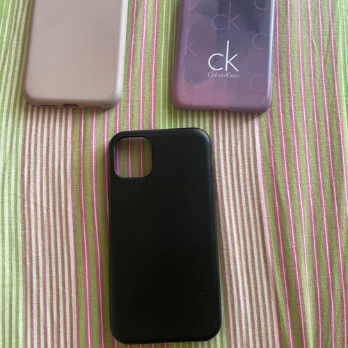 iPhone 12 cases like new