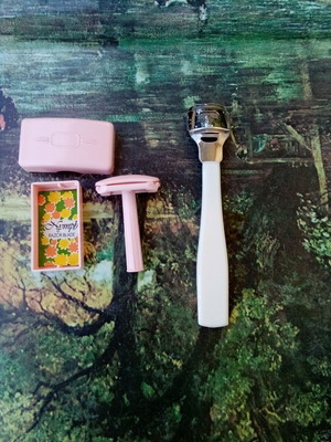 Vintage razors new, bakelite and bronze, Solingen and UK