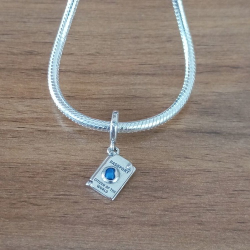 Pandora Passport Charm like new, silver