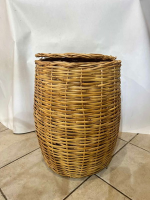 Wicker storage basket with lid used, 52x38 cm
