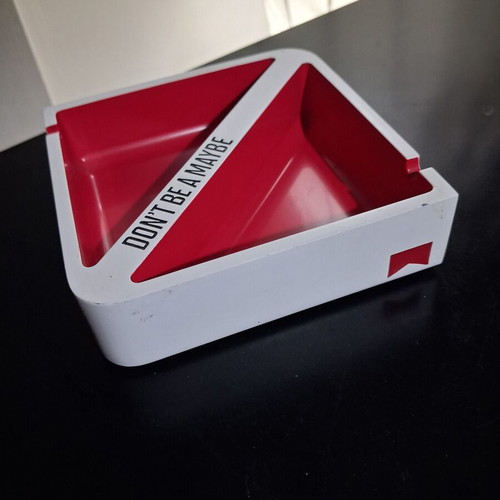 Marlboro ashtray, 12.5x12.5x3.5 cm