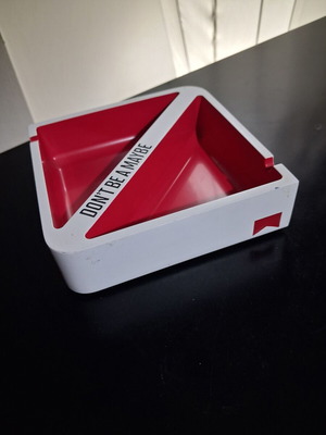 Marlboro ashtray, 12.5x12.5x3.5 cm