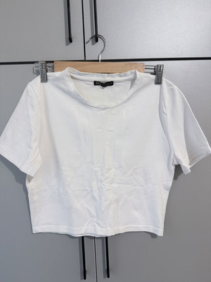 Zara cropped t shirt άσπρο μέγεθος L σαν καινούργιο