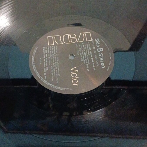 Rick Astley Never Gonna Give You Up vinyl new, pop