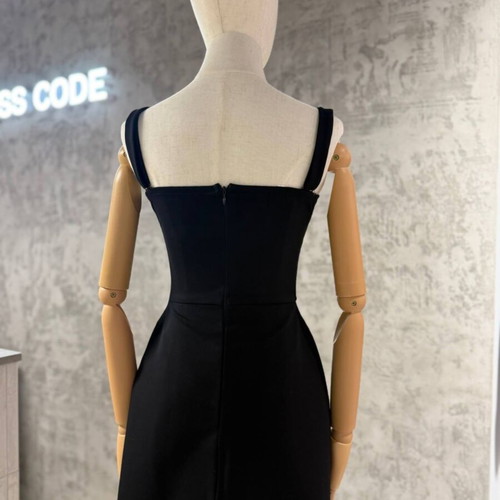 Dress with ribbon size medium new with the tag black